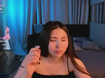 Stripchat Sex Cam of IceIcebabe_