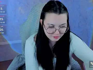 Stripchat Sex Cam of Kira_G0ld