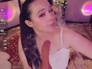 Stripchat Free Live Porn of Chery_Lady22