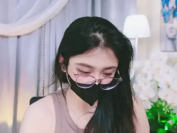 Stripchat Sex Cam of Chan_Chann
