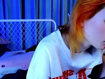 Stripchat Nude Webcam of Kiara_Age