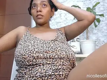 Stripchat Free Porn Cam of nicollesofia2