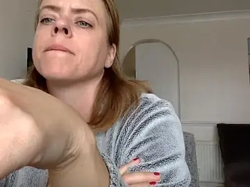 Stripchat Live Porn of ElizabethArden42-