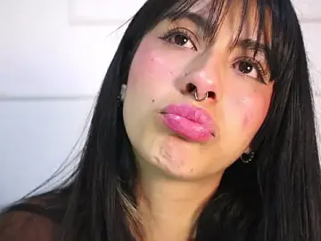 Stripchat Free Porn Cam of Alyssa_jones