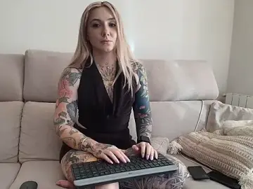 Stripchat Adult Webcam of tattoobbgirl