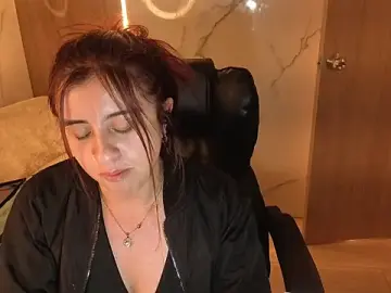 Stripchat Live Sex Cam of andrea_tasty_tf