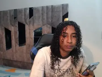 Stripchat Best live sex cam show of yohatinelly07