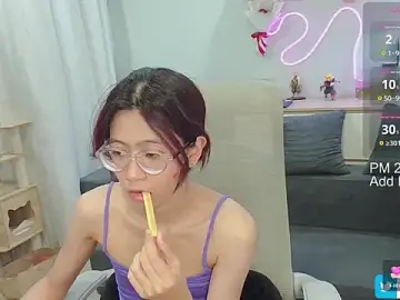 Stripchat Free Porn Cam of littlemiilk