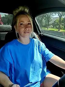 Stripchat Live Sex Cam of POPPY_XO
