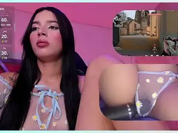 Stripchat Free Porn Cam of SweetieCloe_