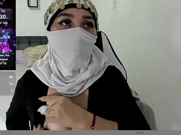 Stripchat Live Sex Cam of kamarii-