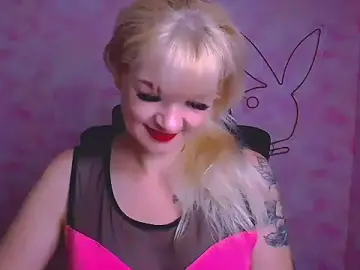 Stripchat Nude Webcam of Madonna_Fire