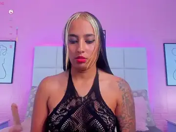 Stripchat Best live sex cam show of charlotte_kisss