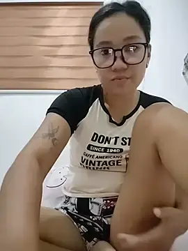 Stripchat Free Porn Cam of PrettySam1