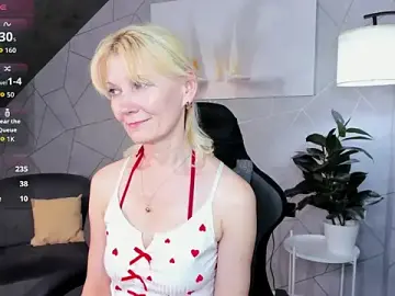 Stripchat Nude Webcam of Julie_Lucas