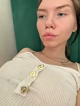 Stripchat Adult Webcam of Lisaaa_Alisa
