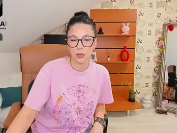 Stripchat Free Porn Cam of EmillyTaylor