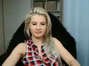 Stripchat Live Sex of KristineGlow