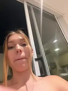 Stripchat Adult Webcam of Nikii__