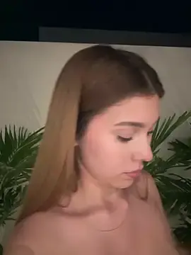 Stripchat Sex Cam of Nikii__