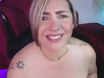 Stripchat Watch Live Sex Cams of Isabella_lt
