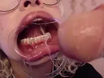 Stripchat Adult Webcam of Haelycute