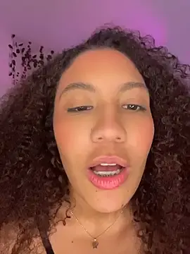 Stripchat Private Sex Chat of Daphnne_Curly
