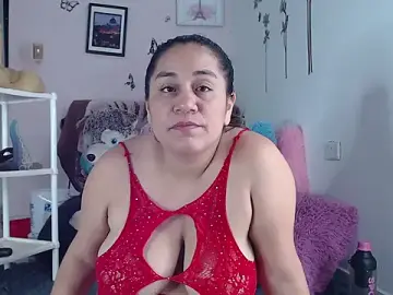 Stripchat Sex Cam of emiligrey_