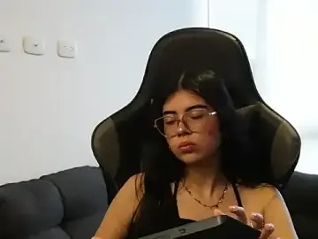 Stripchat Free Porn Cam of Mia_Storm18