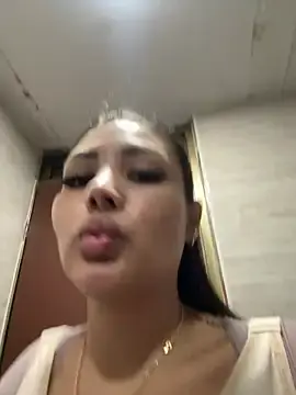 Stripchat Nude Webcam of SALOOMEE__