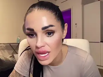 Stripchat Live Sex of AMBER_HARD