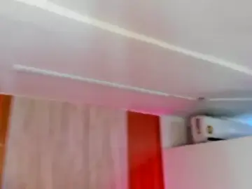 Stripchat Live Sex Cam of Emily_Coper18