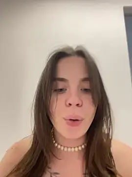 Stripchat Live Porn of 19_PetiteEilish_97