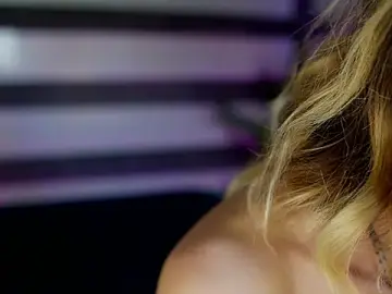Stripchat Live Porn of SassyIvana