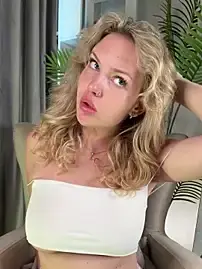 Stripchat Live Sex Cam of SilentHowl