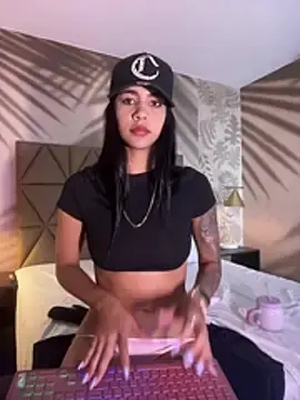 Stripchat Sex Cam of AntonellaRossi