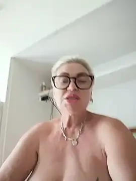Stripchat Best Webcam of LindaL