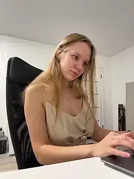 Stripchat Live Sex Cam of Ketitull