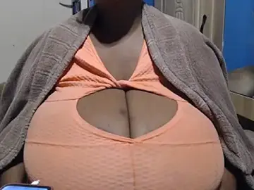 Stripchat Best Webcam of CUTEFIRMMELONSS