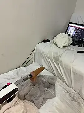 Stripchat Free Porn Cam of Ozge-SluttyScream69