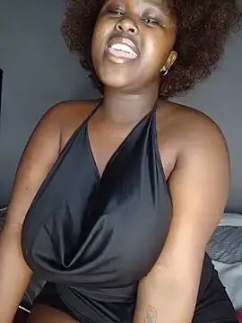 Stripchat Live Sex Cam of SELYS_NANA