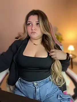 Stripchat Live Sex of SweetFoxEyes_