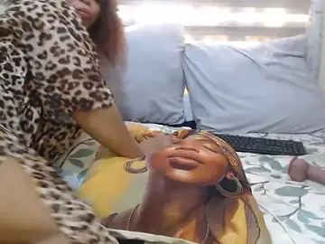 Stripchat Free Porn Cam of Foxybrownxx1