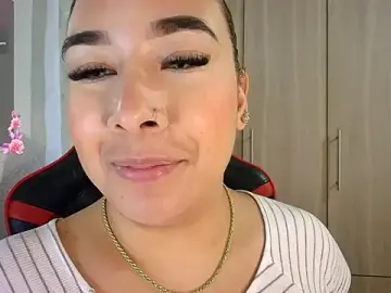 Stripchat Watch Live Sex Cams of leahtemptation3