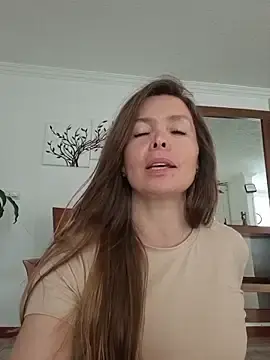 Stripchat Free Porn Cam of karina_warthon