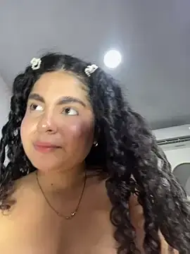 Stripchat Nude Webcam of Yassy_11