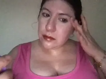 Stripchat Live Sex Cam of HYPHYtype