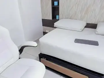 Stripchat Live Sex Cam of melanie_dusk