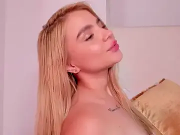 Stripchat Live Sex Cam of Sofi_glow