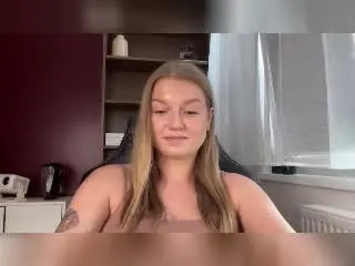 Xlovecam Free Live Porn of EricaLuck